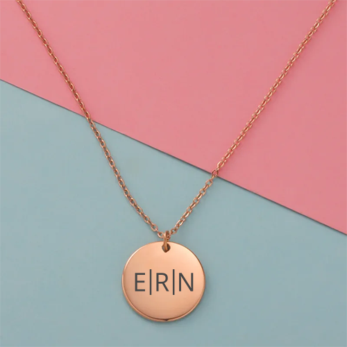 Ketting met ronde hanger en 3 initialen - graveren - diverse soorten